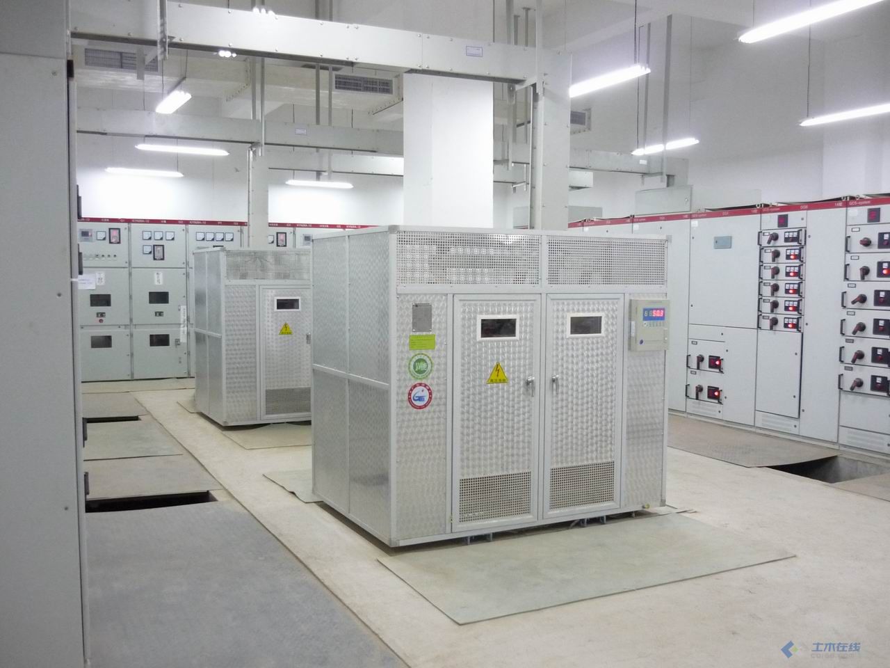 石家莊配電柜,河北配電柜,石家莊變頻柜,石家莊PLC控制柜